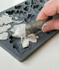 Load image into Gallery viewer, Oak Leaves & Acorns IOD Decor Mould