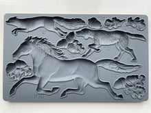 Load image into Gallery viewer, Horse and Hound IOD Decor Mould
